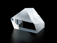 High-performance viewfinder with glass pentaprism assures clarity and ease of focus