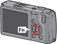 撮影できる状態で、画像モニターの中央に露出を固定したい被写体を合わせ、ファンクション[ Fn ] ボタンを押します