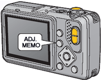 撮影モードで ADJ./MENU ボタンを押します