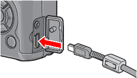 USB ケーブルをカメラの USB 端子に接続します。