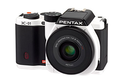 PENTAX　K-01：ホワイト×ブラック