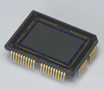 A large-format CCD image sensor with 10.2 effective megapixels is the key to producing high-resolution, fine-detailed images