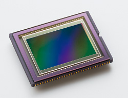 Advanced CMOS image-sensor technology harmonizes 14.6-megapixel power with high sensitivity and high image quality
