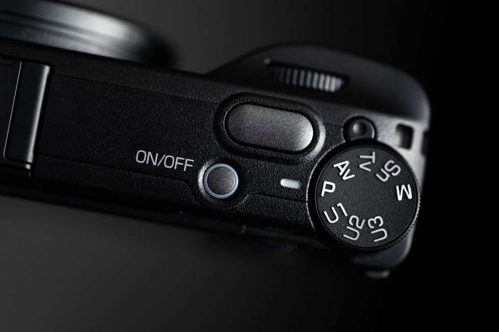 Shutter button dark silver