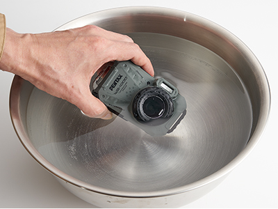 The body shape is easy to hold even when washing off dust, mud, and other dirt.
