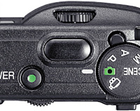 The twin dial system is well accepted thanks to its quick access to the setting of the camera.