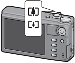 Adjust the zoom position with the zoom lever as required.