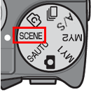 モードダイヤルを SCENE に合わせます
