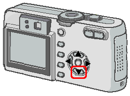 被写体の構図が決定したら、[マクロ] ボタンを押します