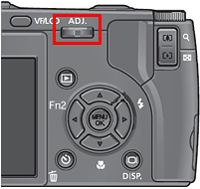 撮影モードで ADJ. レバーを押します