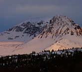 チュガッチ山脈の夕暮れ