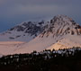 チュガッチ山脈の夕暮れ