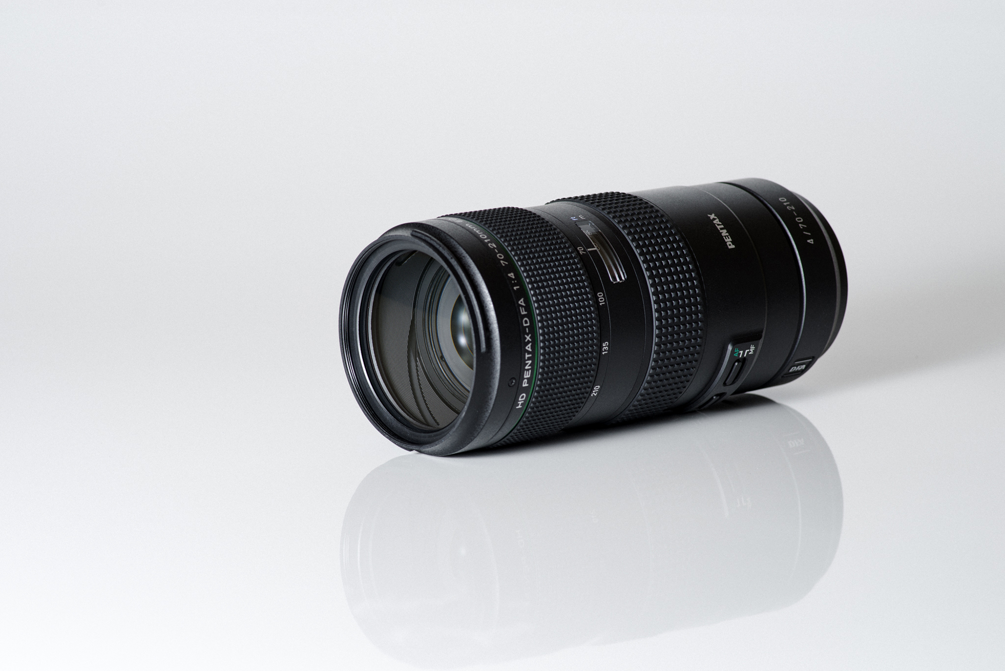 Featurede03「HD PENTAX-D FA 70-210mmF4ED SDM WR」 | About HD