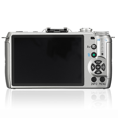 OLYMPUS Q7